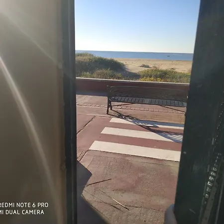 Apartment Mirando Al Mar. Primera Linea De Playa *