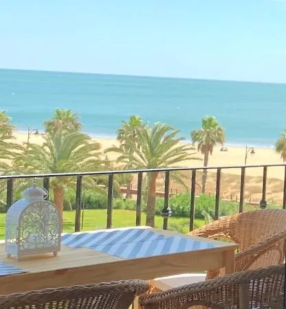 Mirando Al Mar. Primera Linea De Playa